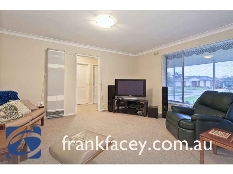 6 O’Shannessy Street, Pakenham VIC 3810