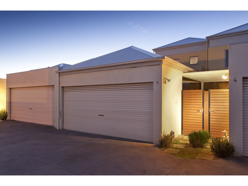 5/2 The Entrance, Pakenham VIC 3810
