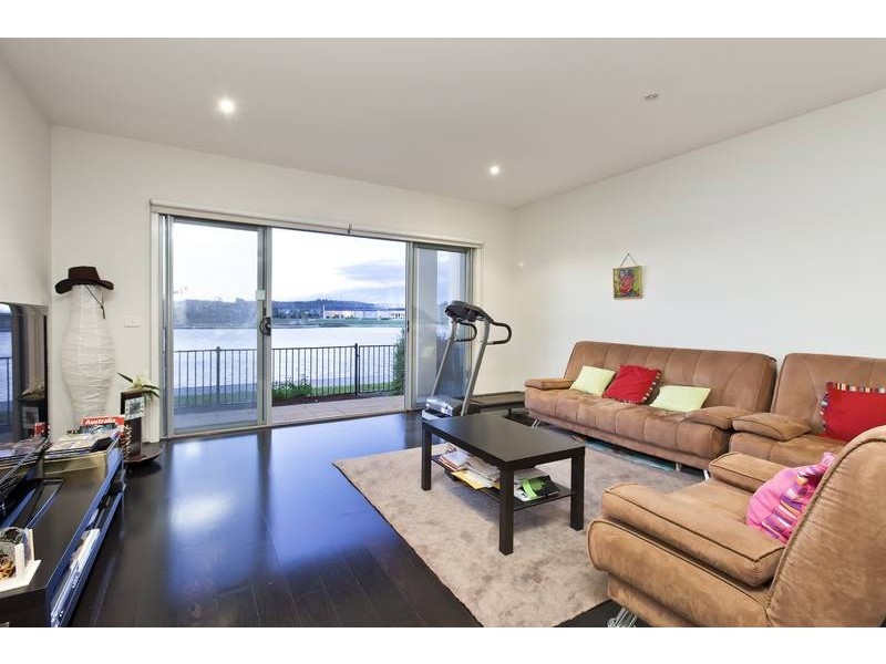 5/2 The Entrance, Pakenham VIC 3810