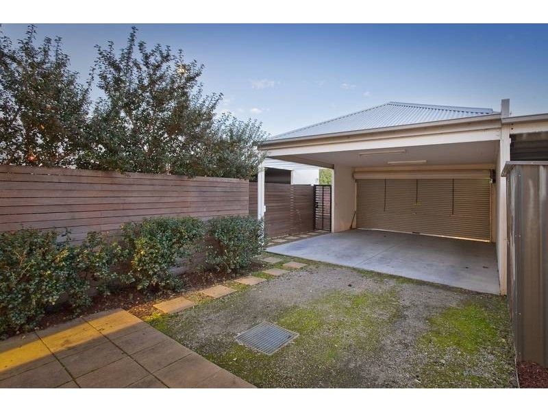 5/2 The Entrance, Pakenham VIC 3810