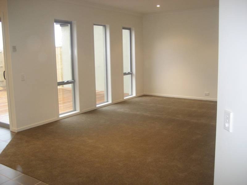 4 Lords Lane, Officer VIC 3809