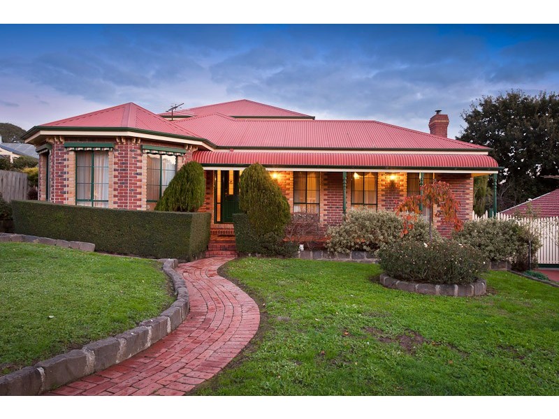 12 Andrew Court, Pakenham VIC 3810