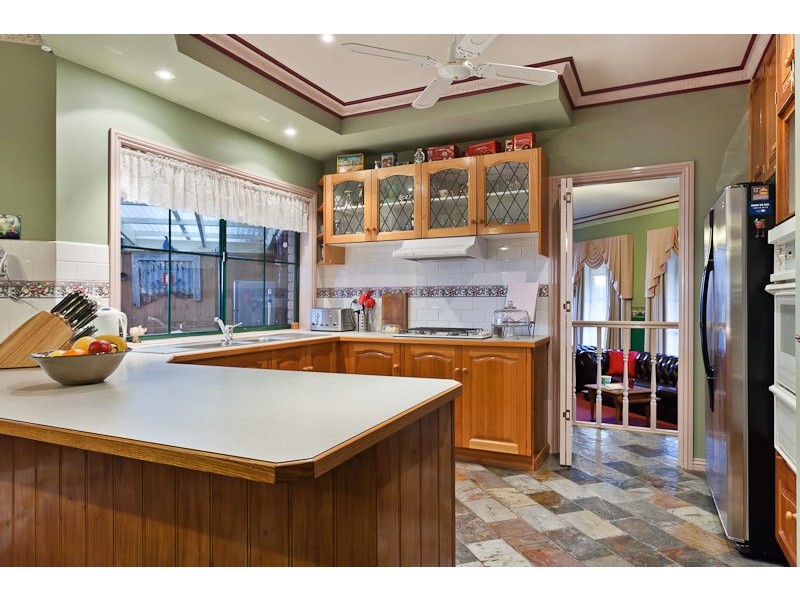 12 Andrew Court, Pakenham VIC 3810