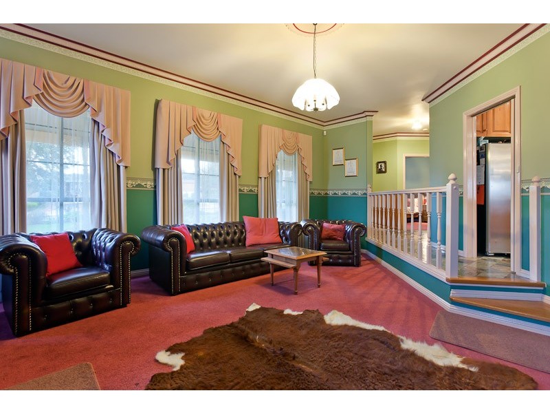 12 Andrew Court, Pakenham VIC 3810