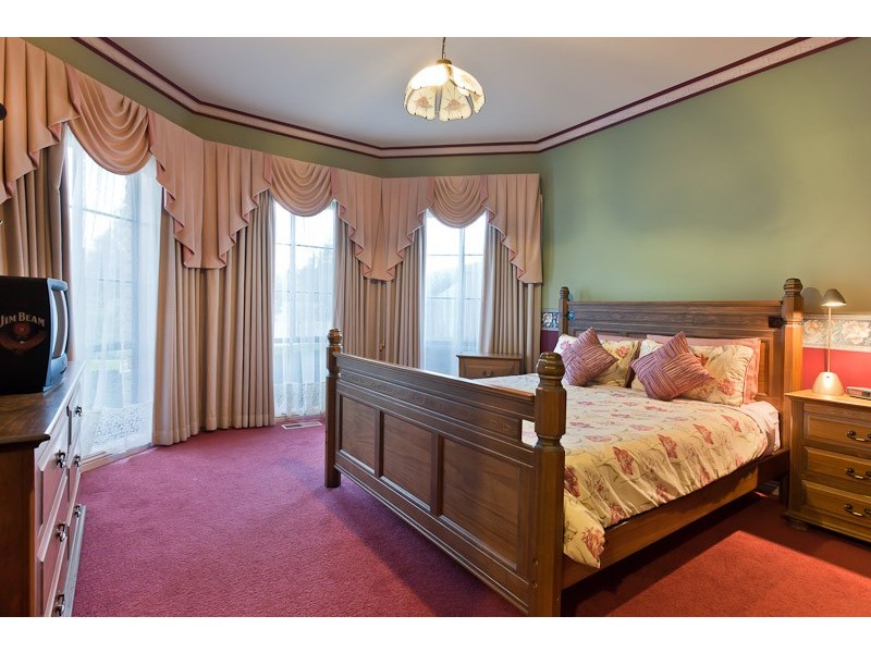 12 Andrew Court, Pakenham VIC 3810