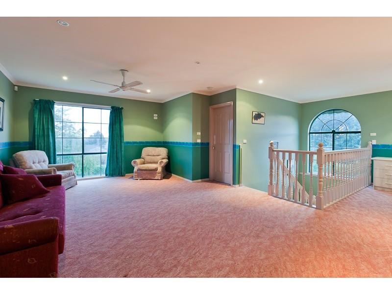 12 Andrew Court, Pakenham VIC 3810