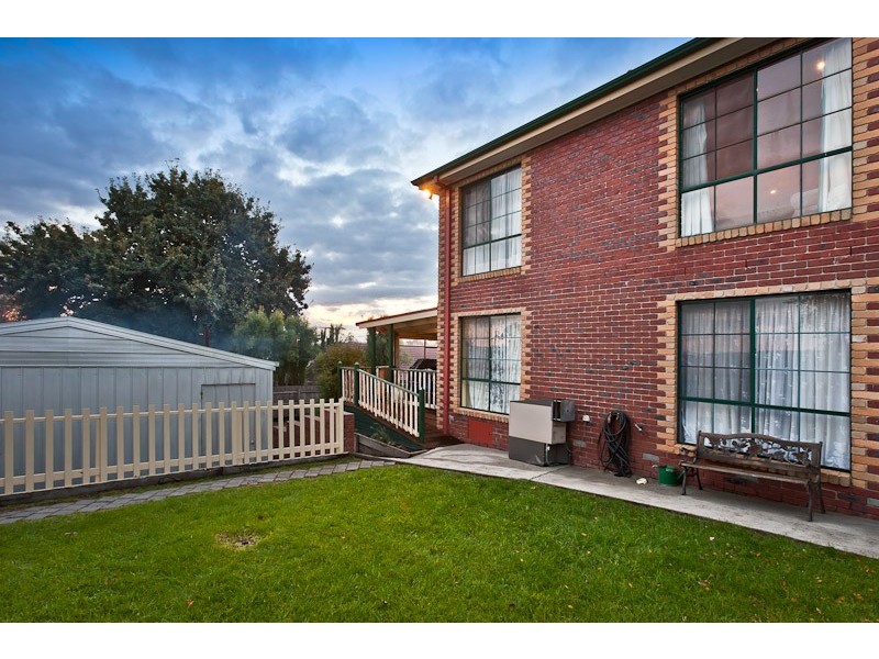 12 Andrew Court, Pakenham VIC 3810