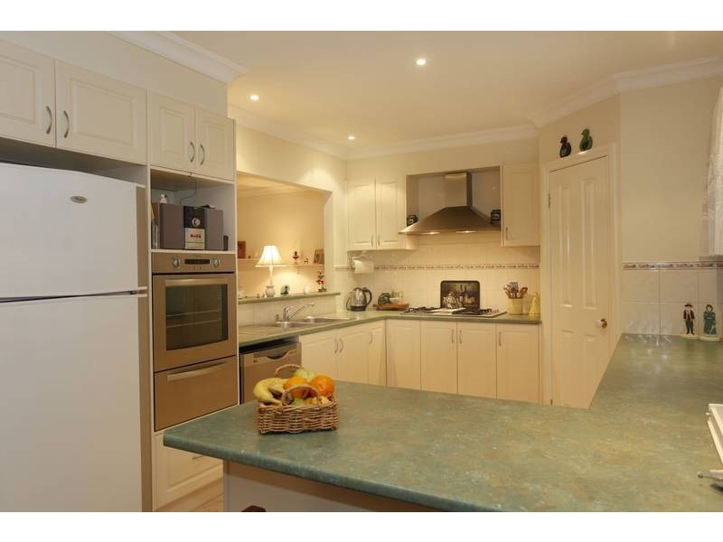 2/13 Gregory Court, Pakenham VIC 3810