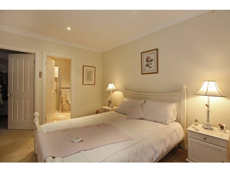 2/13 Gregory Court, Pakenham VIC 3810