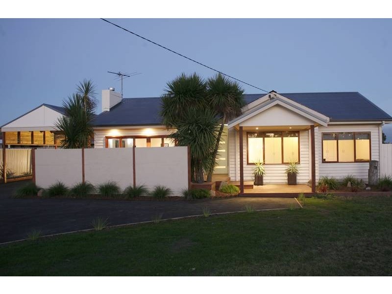 48 Pakenham Road, Pakenham VIC 3810