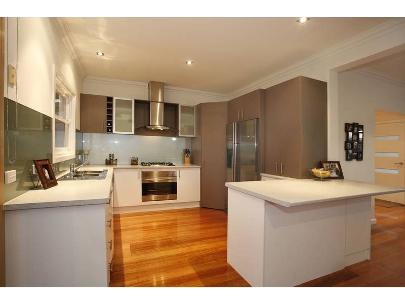 48 Pakenham Road, Pakenham VIC 3810