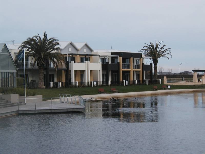 5/2 The Entrance, Pakenham VIC 3810