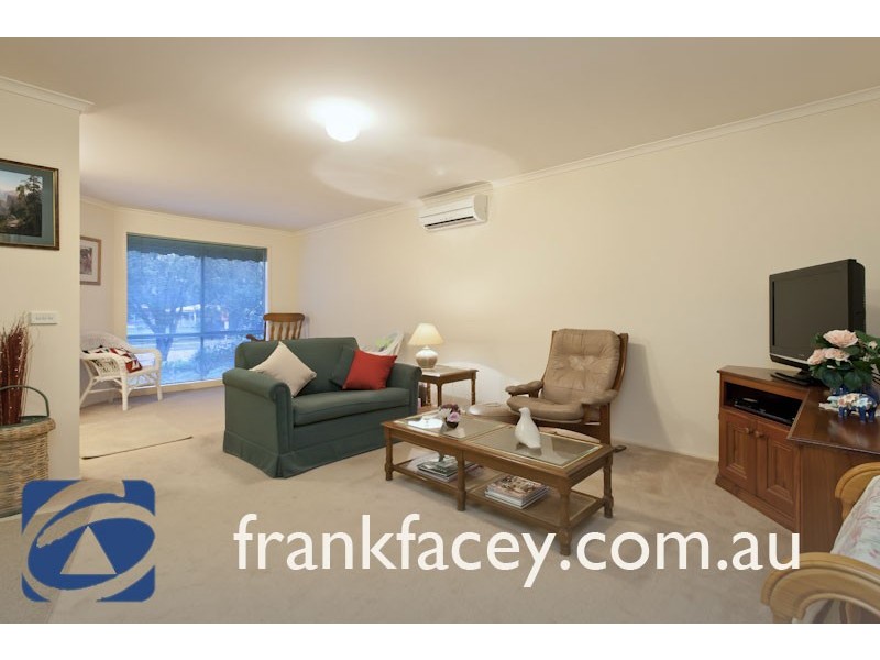 11 Rundell Way, Pakenham VIC 3810