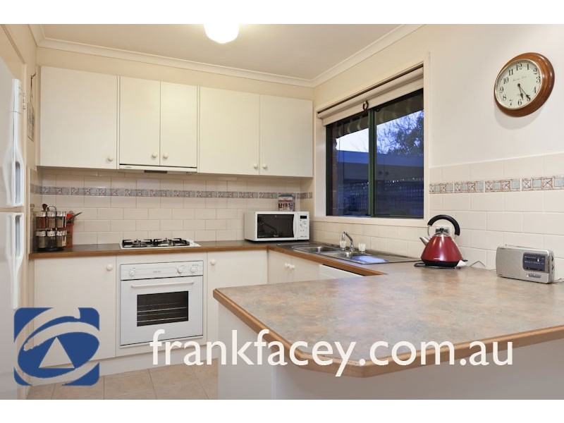 11 Rundell Way, Pakenham VIC 3810