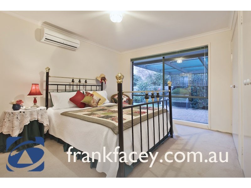 11 Rundell Way, Pakenham VIC 3810