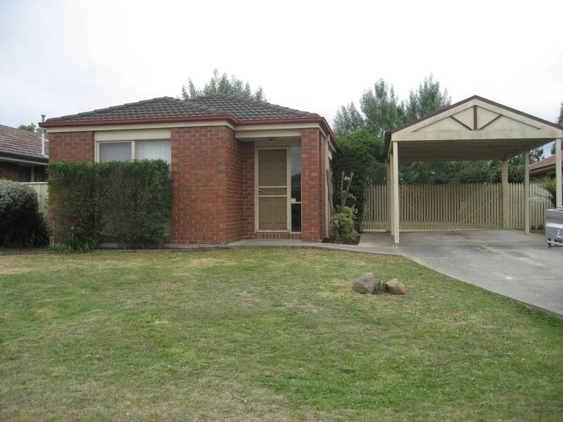 8 Cooney Close, Berwick VIC 3806