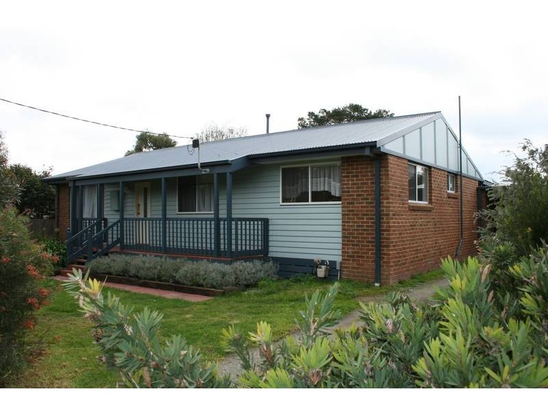 28 Railway Avenue, Bunyip VIC 3815