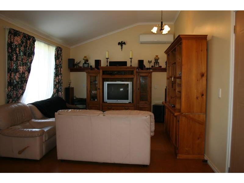 28 Railway Avenue, Bunyip VIC 3815