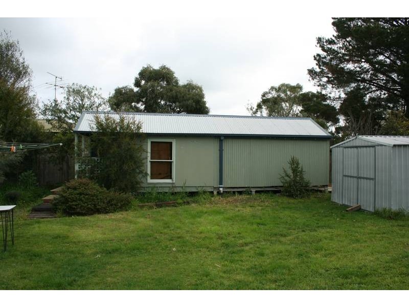 28 Railway Avenue, Bunyip VIC 3815