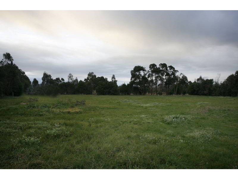 3 Fairway Court, Pakenham VIC 3810