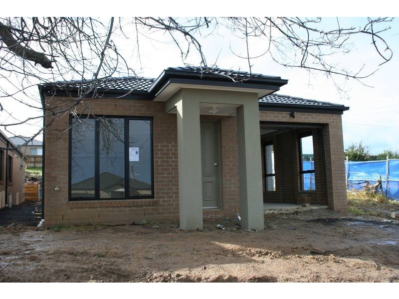 14/103 Army Road, Pakenham VIC 3810