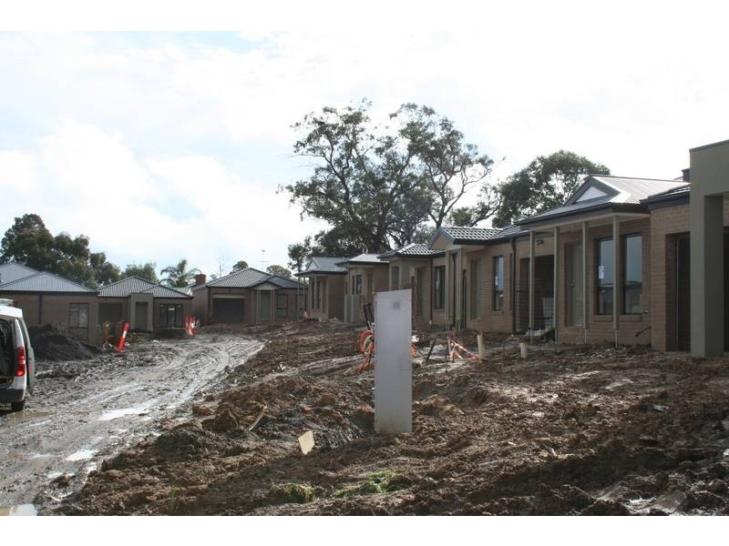 14/103 Army Road, Pakenham VIC 3810