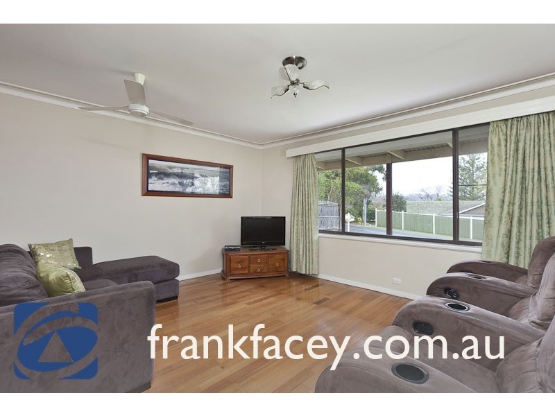 4 Thwaites Road, Pakenham VIC 3810