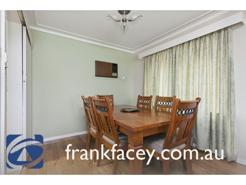 4 Thwaites Road, Pakenham VIC 3810