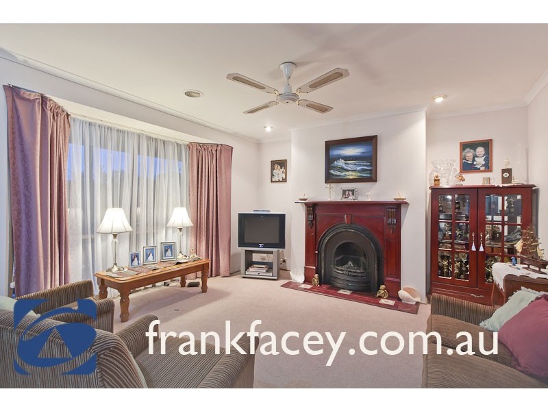 7 Emily Close, Pakenham VIC 3810