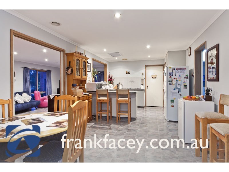 7 Emily Close, Pakenham VIC 3810