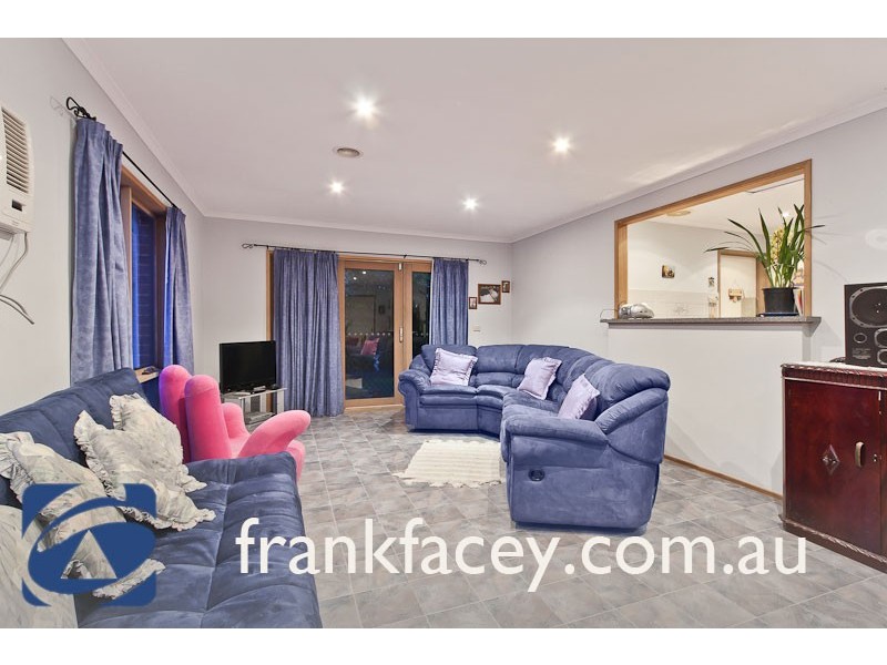 7 Emily Close, Pakenham VIC 3810