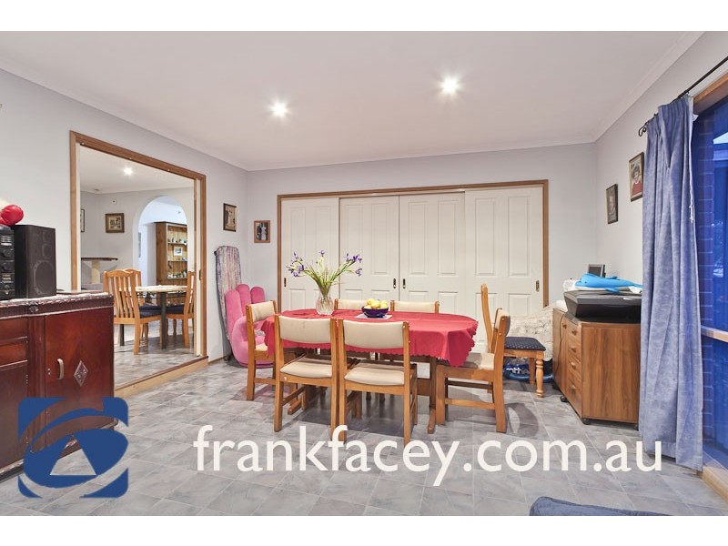 7 Emily Close, Pakenham VIC 3810