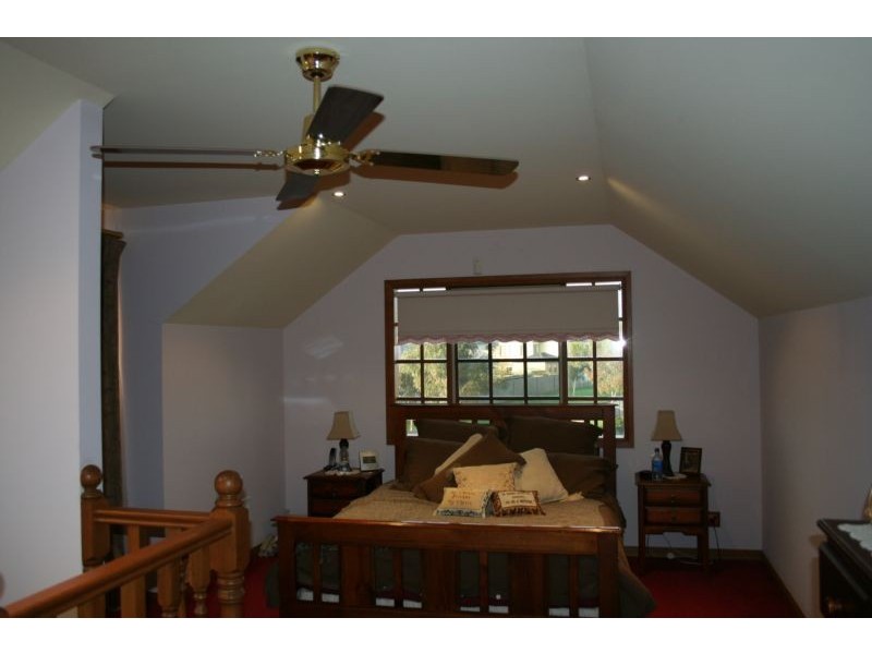 15 Murray Avenue, Pakenham VIC 3810