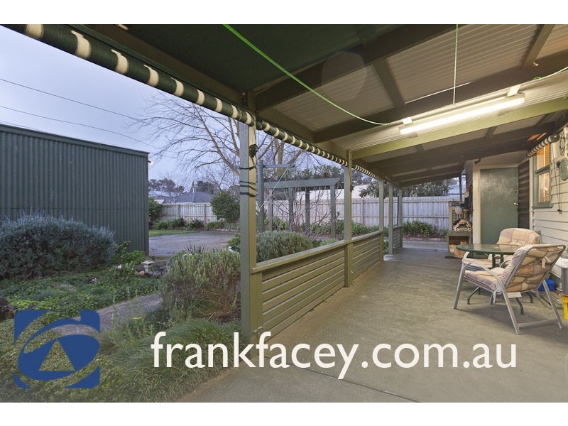 1 THOMAS STREET, Pakenham VIC 3810