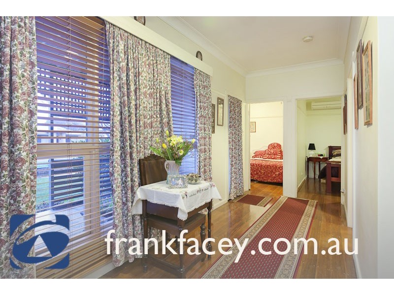 1 THOMAS STREET, Pakenham VIC 3810