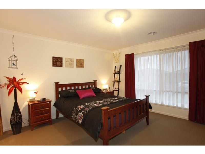 22 Gallery Way, Pakenham VIC 3810