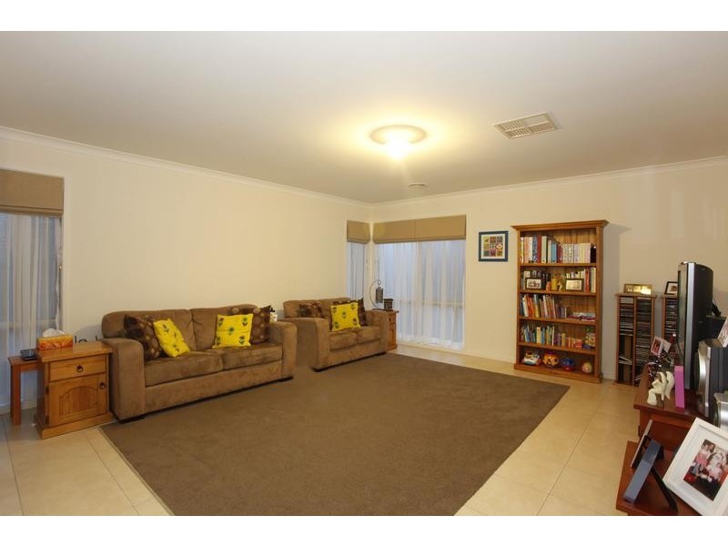 22 Gallery Way, Pakenham VIC 3810