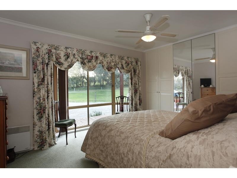 100 Yarabubba Road, Nar Nar Goon North VIC 3812