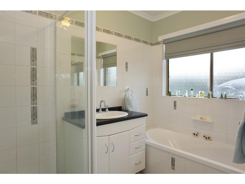 100 Yarabubba Road, Nar Nar Goon North VIC 3812