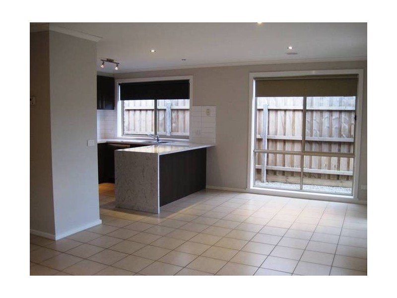 64 Mannagum Drive, Pakenham VIC 3810