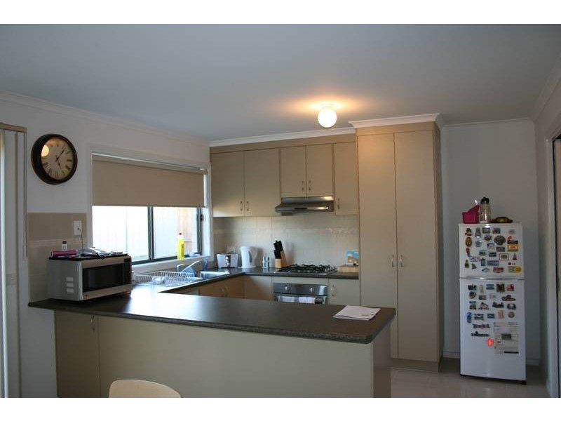 2/31 Syme Road, Pakenham VIC 3810
