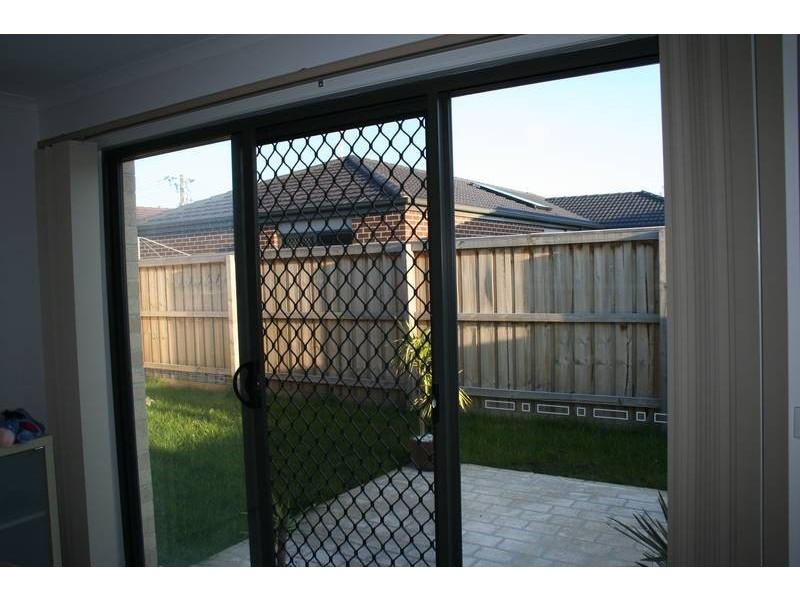 2/31 Syme Road, Pakenham VIC 3810