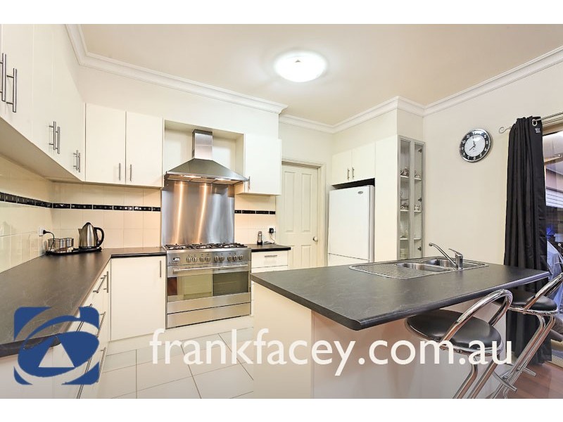 30 Clearwater Drive, Pakenham VIC 3810