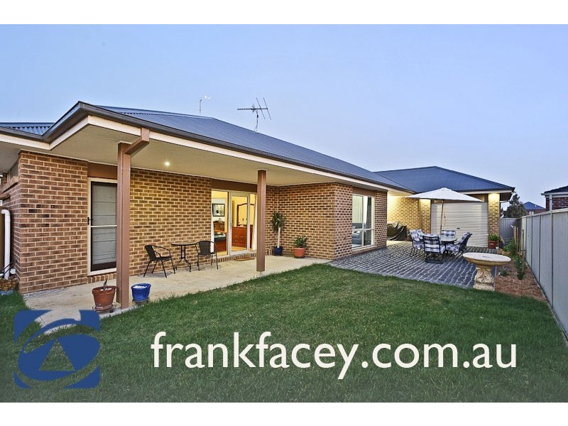 30 Clearwater Drive, Pakenham VIC 3810