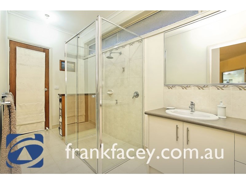 30 Clearwater Drive, Pakenham VIC 3810