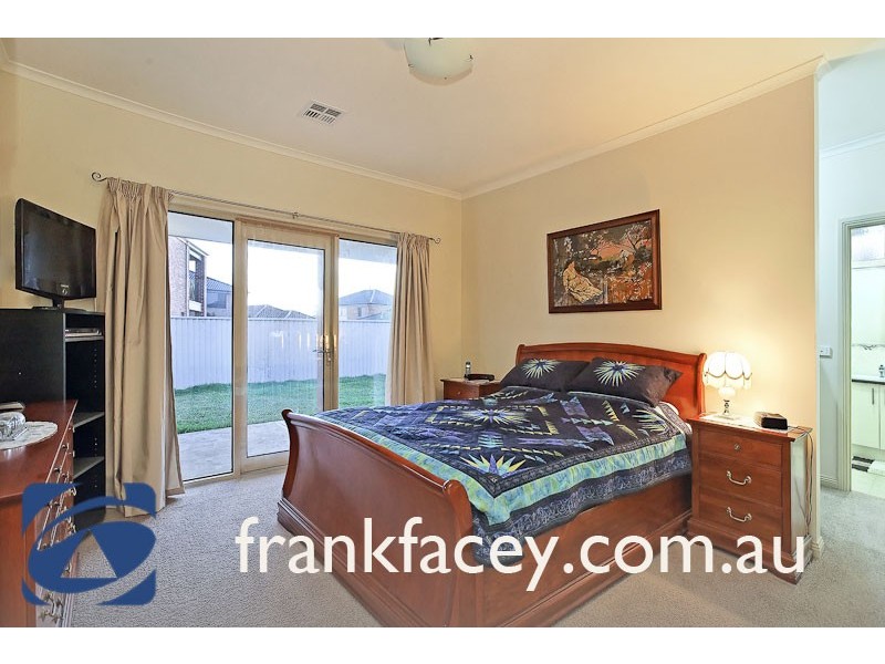 30 Clearwater Drive, Pakenham VIC 3810