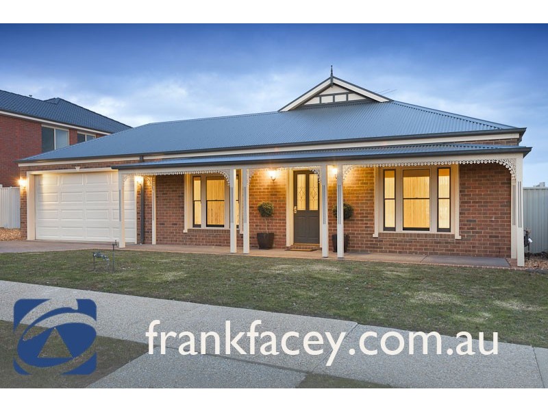 23 Juliet Gardens, Pakenham VIC 3810