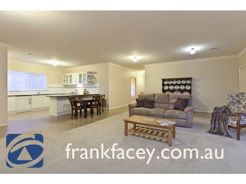 23 Juliet Gardens, Pakenham VIC 3810