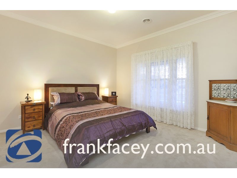 23 Juliet Gardens, Pakenham VIC 3810