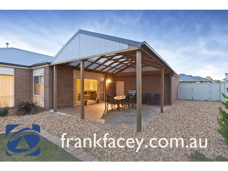 23 Juliet Gardens, Pakenham VIC 3810